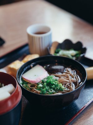bowl-of-noodles-with-fresh-green-onion-2026-04-14-03-23-38-utc